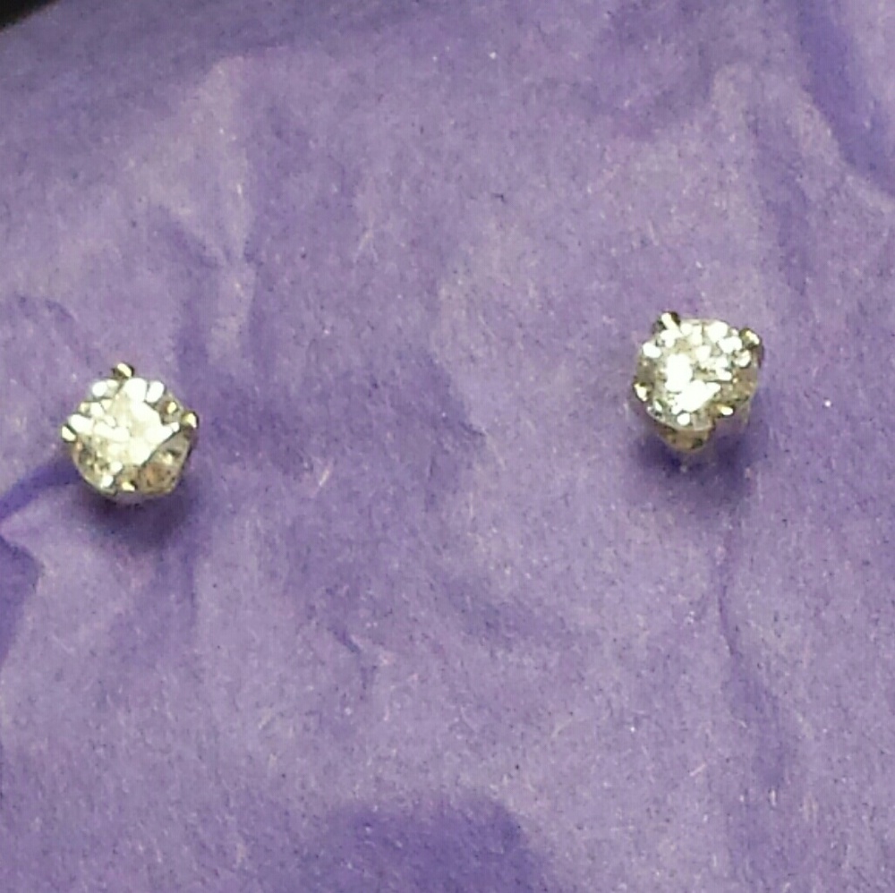 14k white gold 1/4 carat diamond studs